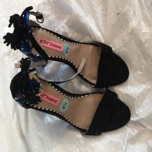 Betsey Johnson Rayo 8.5